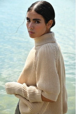 beige roll neck sweater with removable sleeves 3